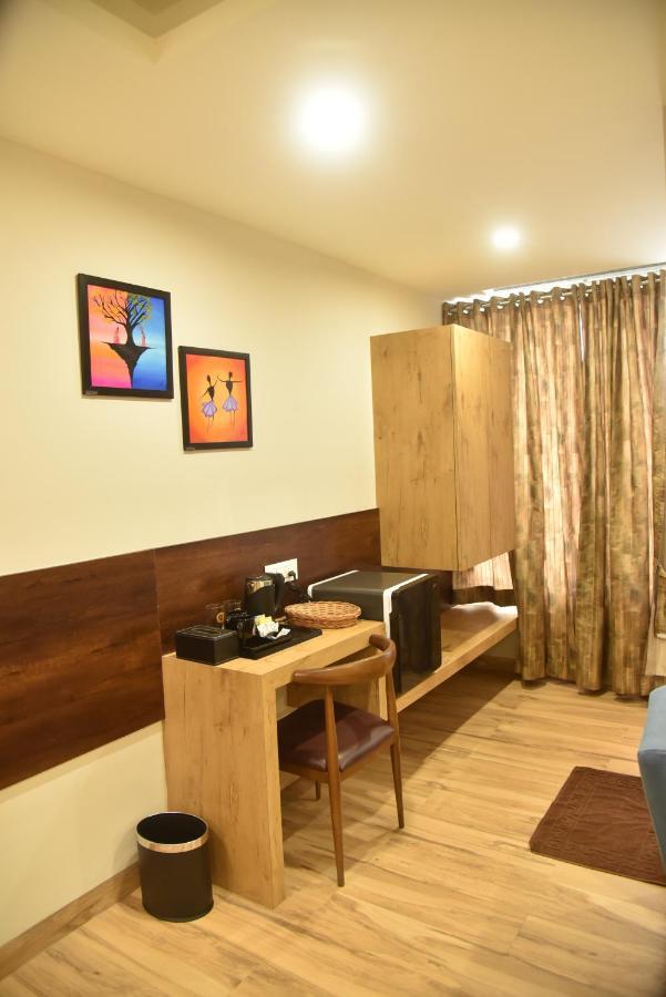 The Oaks Comforts Hubli Exterior photo