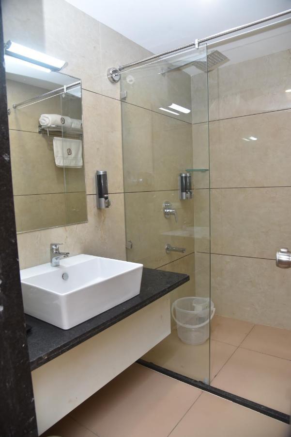 The Oaks Comforts Hubli Exterior photo